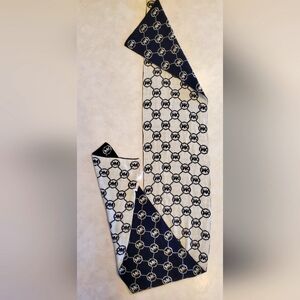 Michael Kors  Acrylic knit scarf 10" × 62"